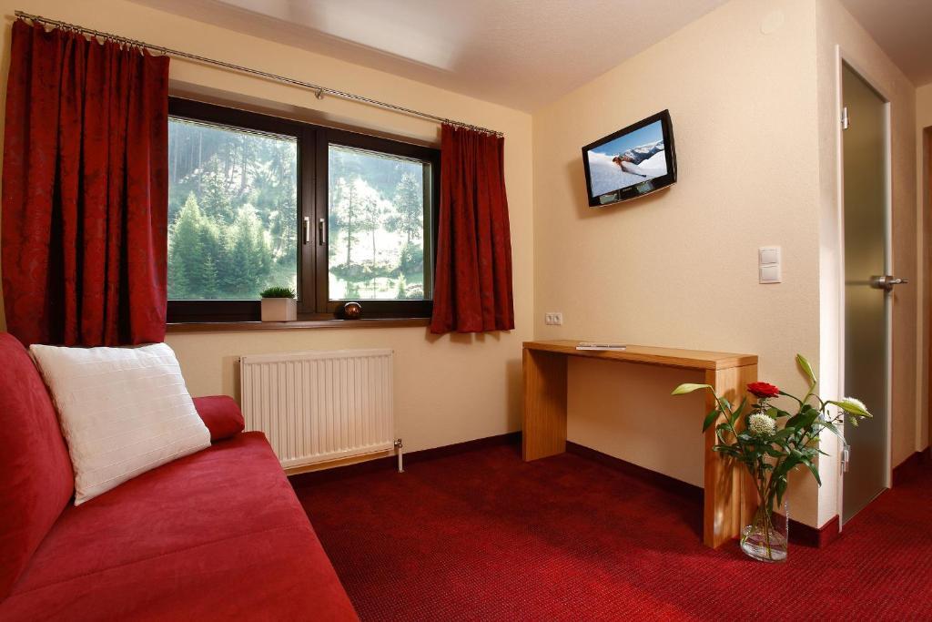 Hotel Garni Maria Theresia Зельден Номер фото